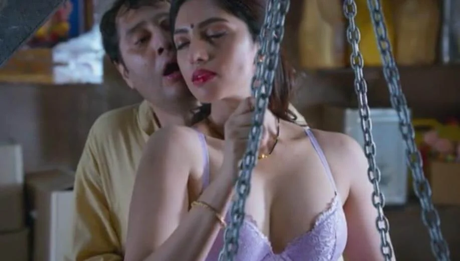 How to Book Mature Escorts in Delhi for A-Level Services