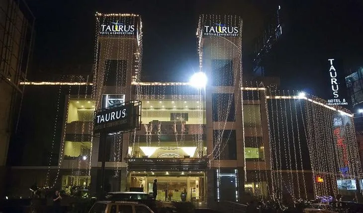 Taurus Sarovar Portico