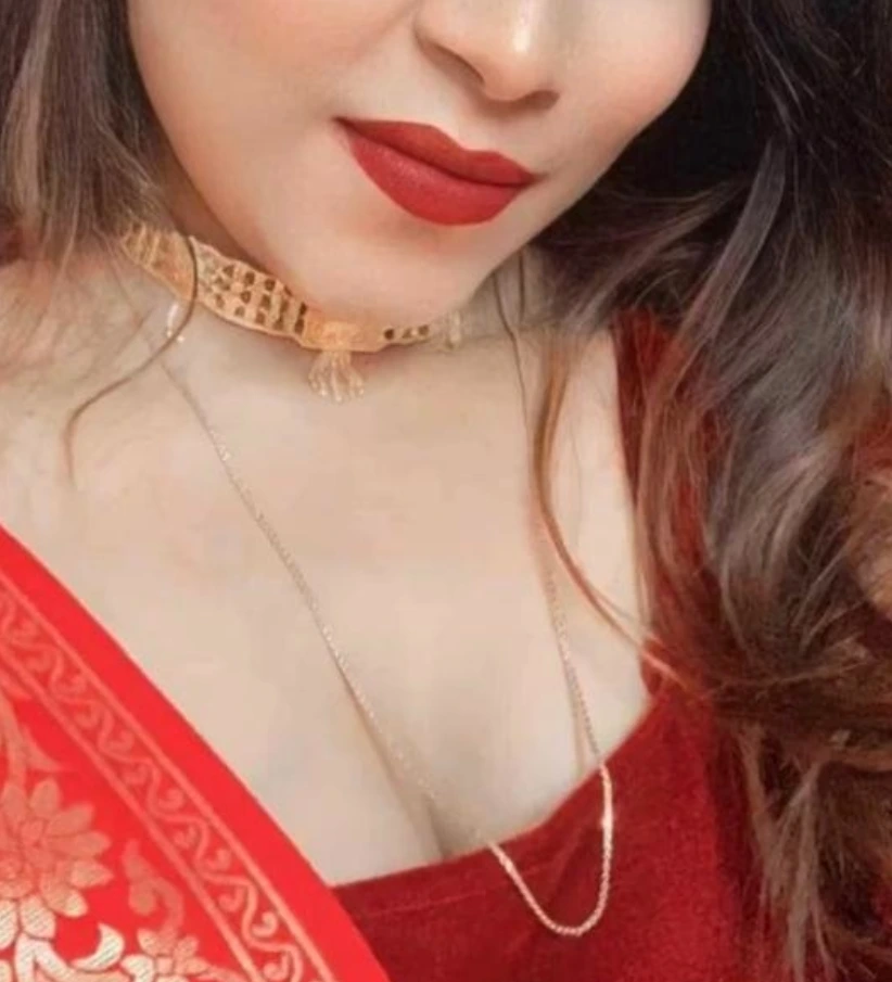 Mrinal a stunning and Housewife in Delhi