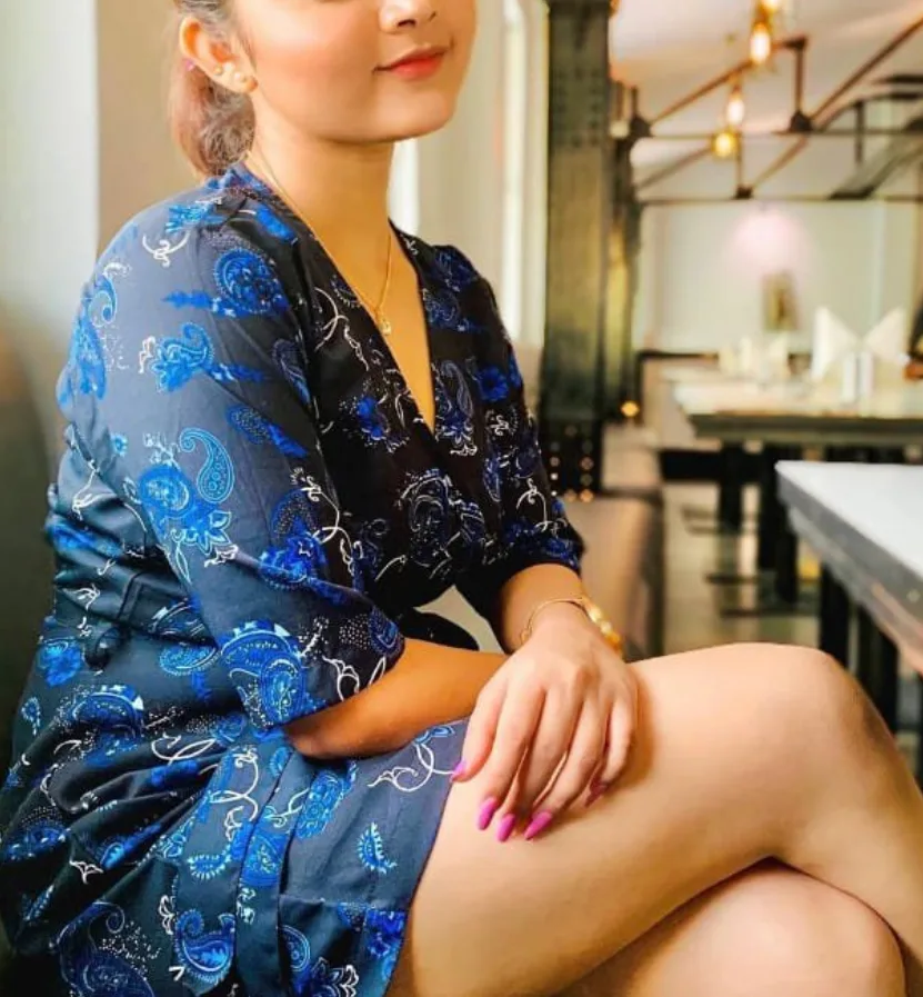 Young and Educated Housewife Neelam in South Delhi