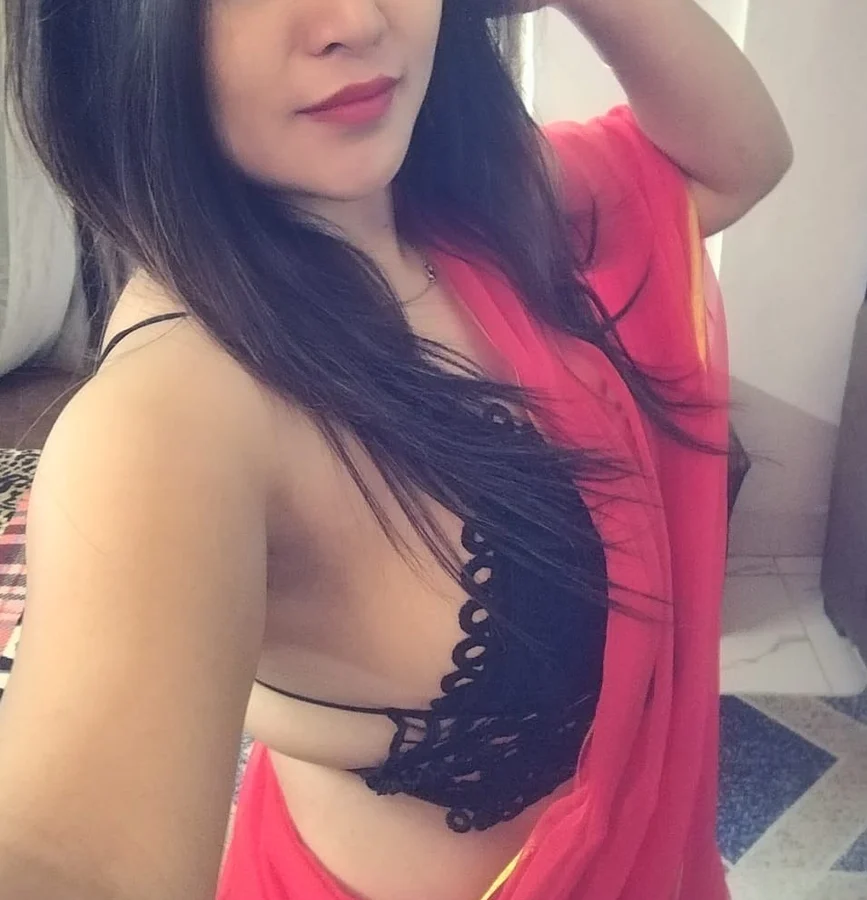 Meet Bhavi - Exclusive Escort