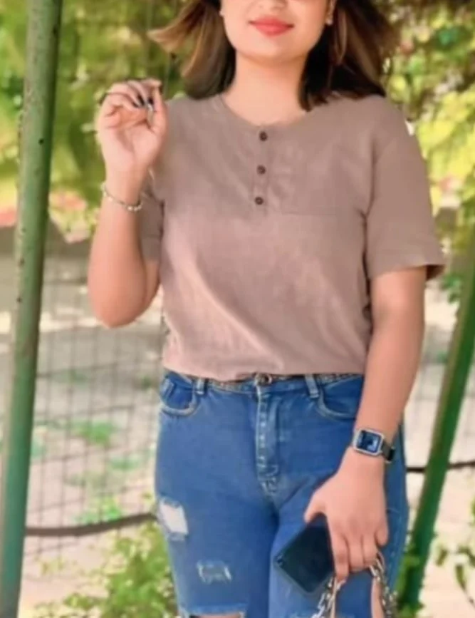 Cute, funny and Horney College-Going Escort in Delhi
