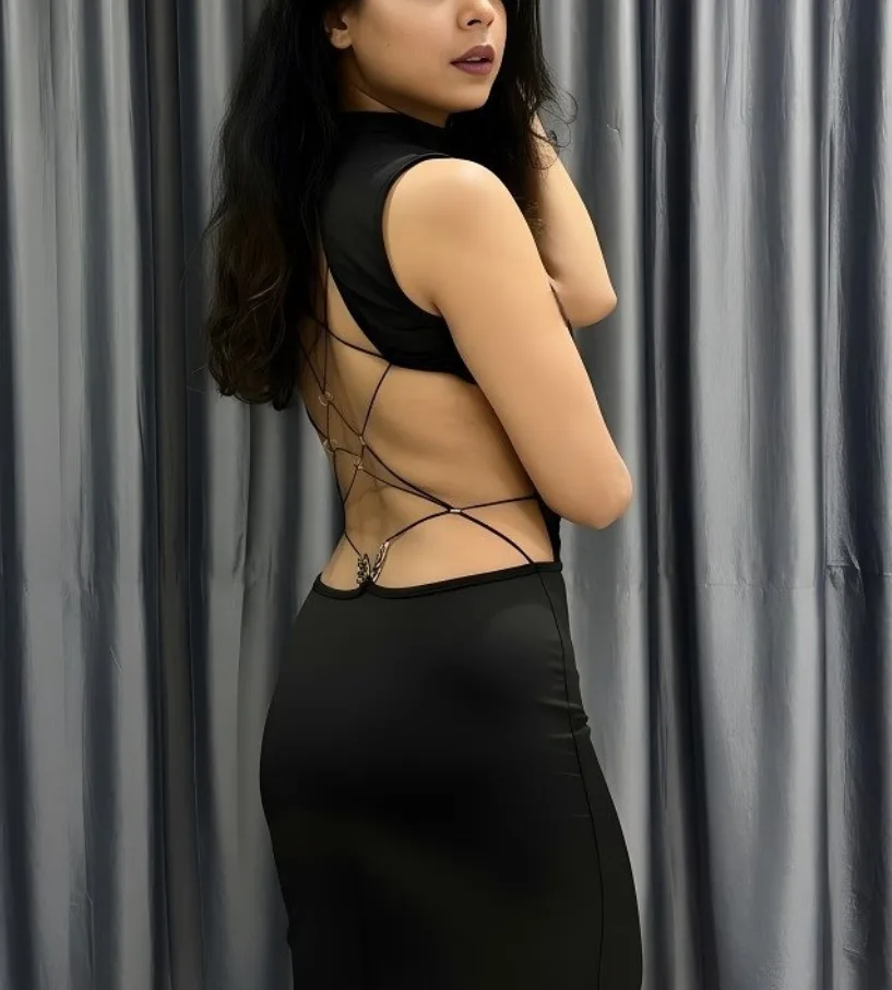 Bold and Hot Kashmiri Escort Farida in Delhi