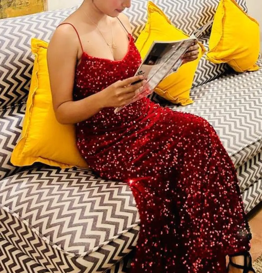 Meet with Bold and beautiful Airhostess in Punjabi Bagh, Delhi 