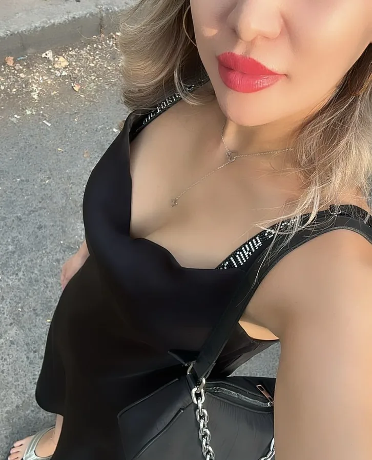Educated and Professional Escort Vijya in Delhi
