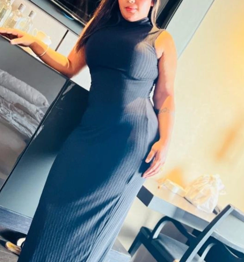 Ashina a Busty and Hot Lady in Delhi